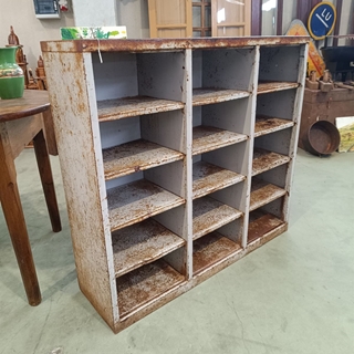 Mueble taquillero industrial de metal - Imagen 1