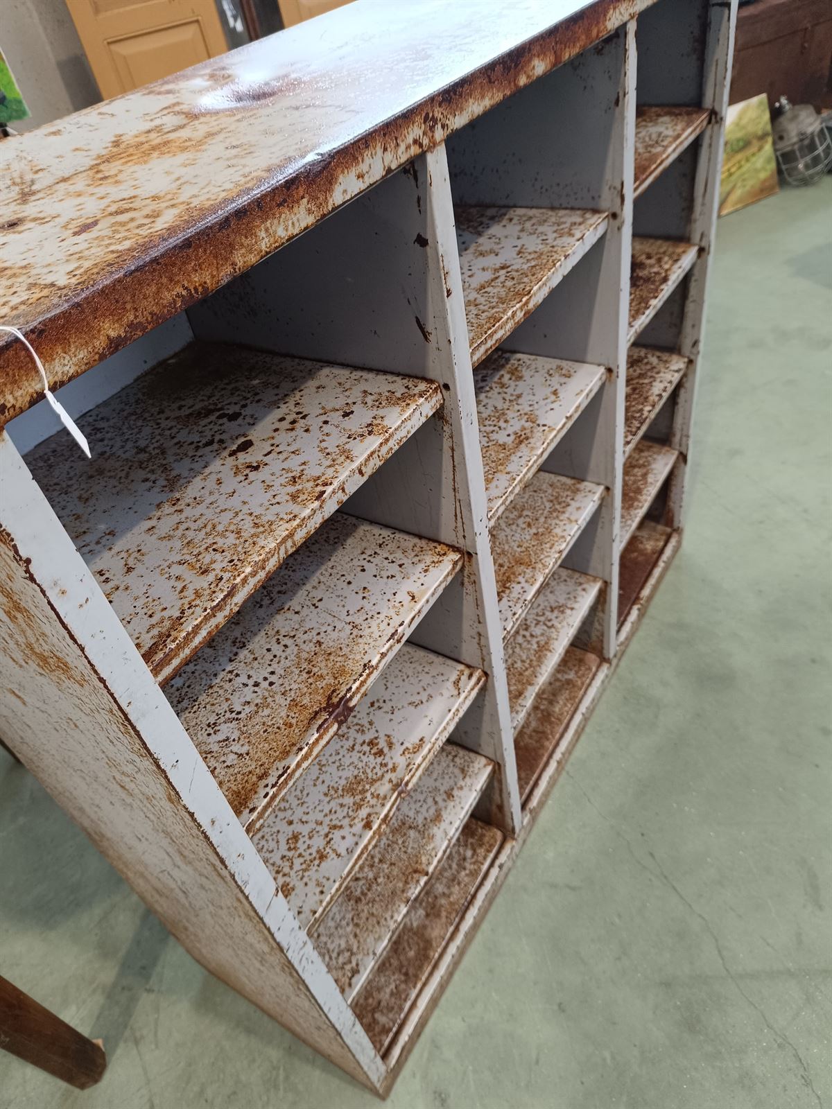 Mueble taquillero industrial de metal - Imagen 4