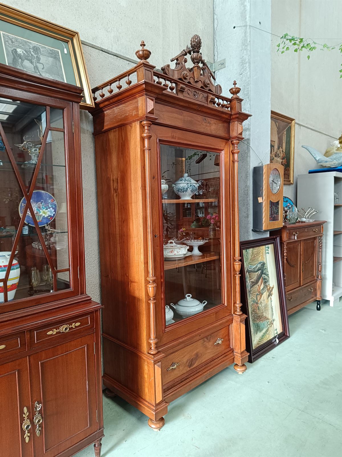 Mueble vitrina alfonsina S.XX - Imagen 2