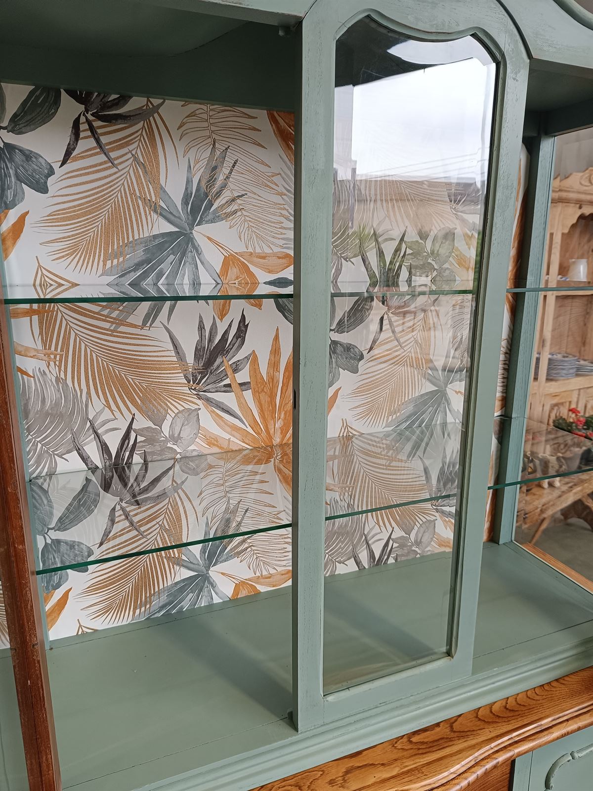 Mueble vitrina de castaño - Imagen 8