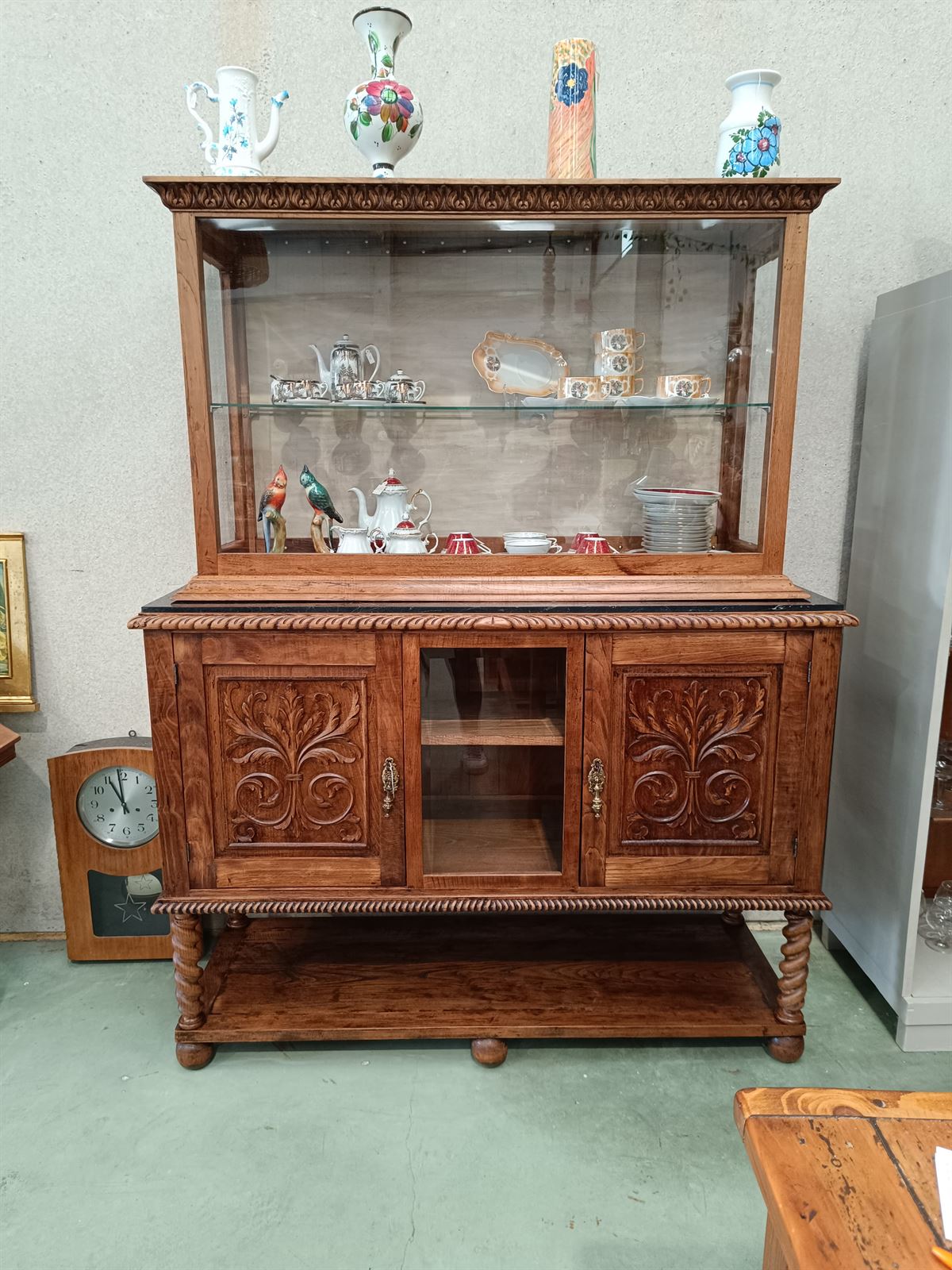 Mueble vitrina de roble años 30 - Imagen 1