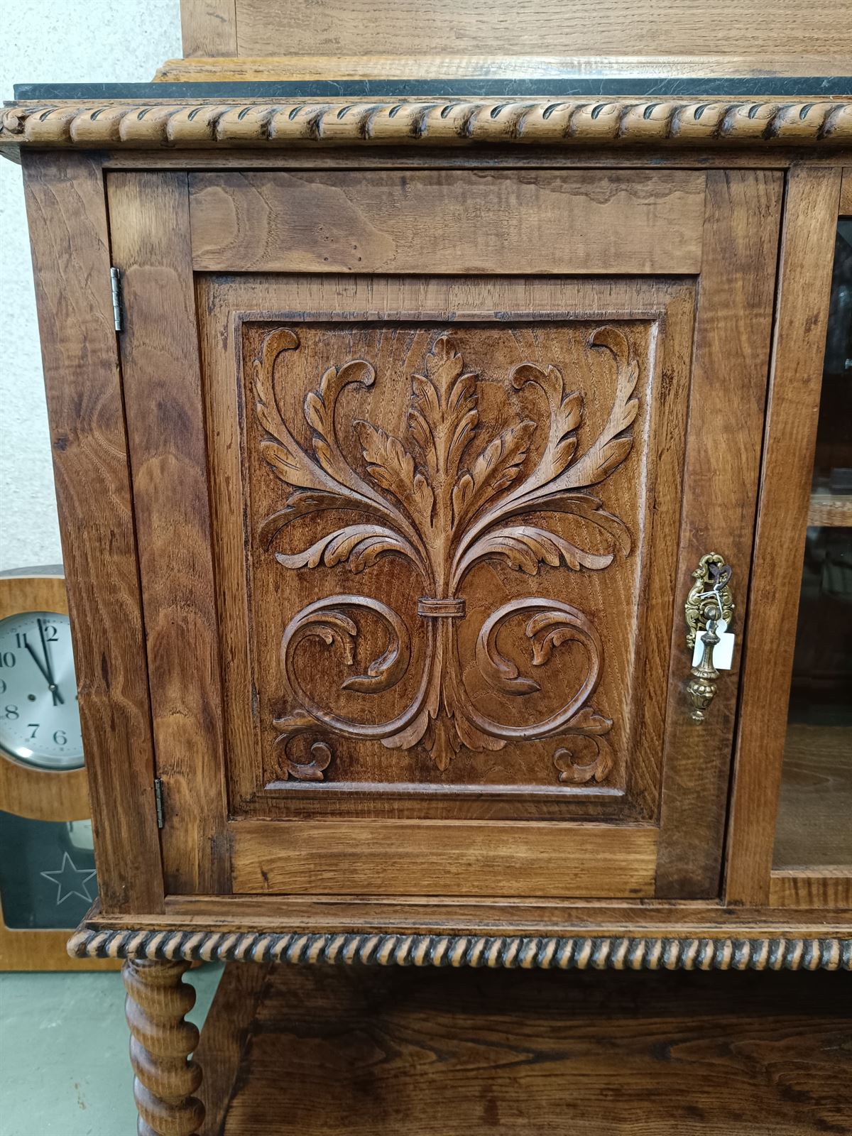 Mueble vitrina de roble años 30 - Imagen 7