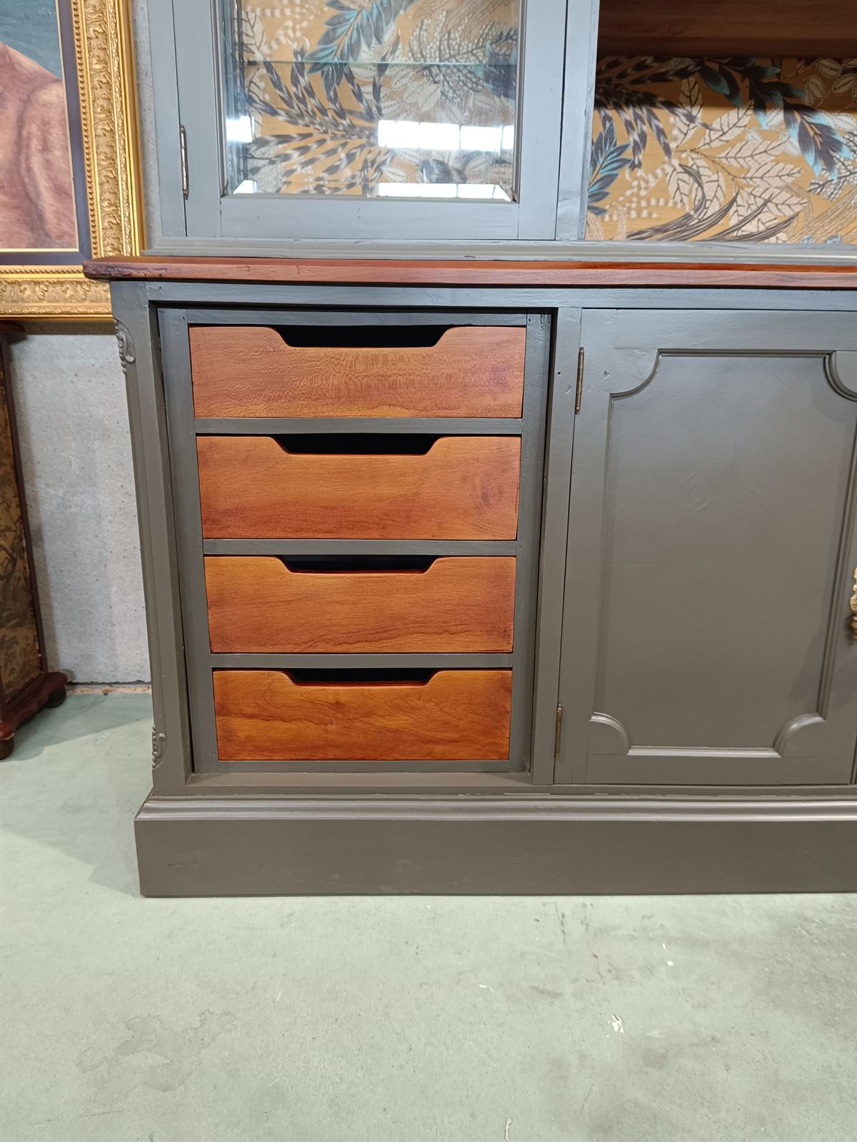 Mueble vitrina librería de madera - Imagen 5