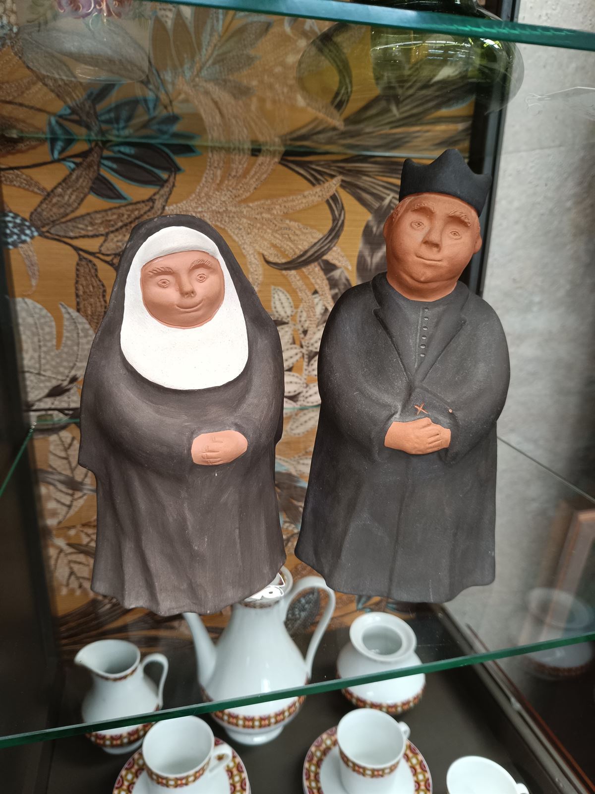 Pareja de figuras religiosas de Buño - Imagen 1
