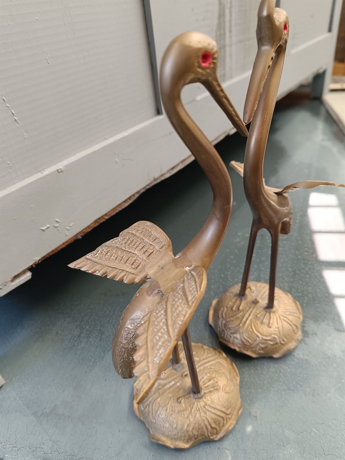 Pareja de garzas de bronce - Imagen 2