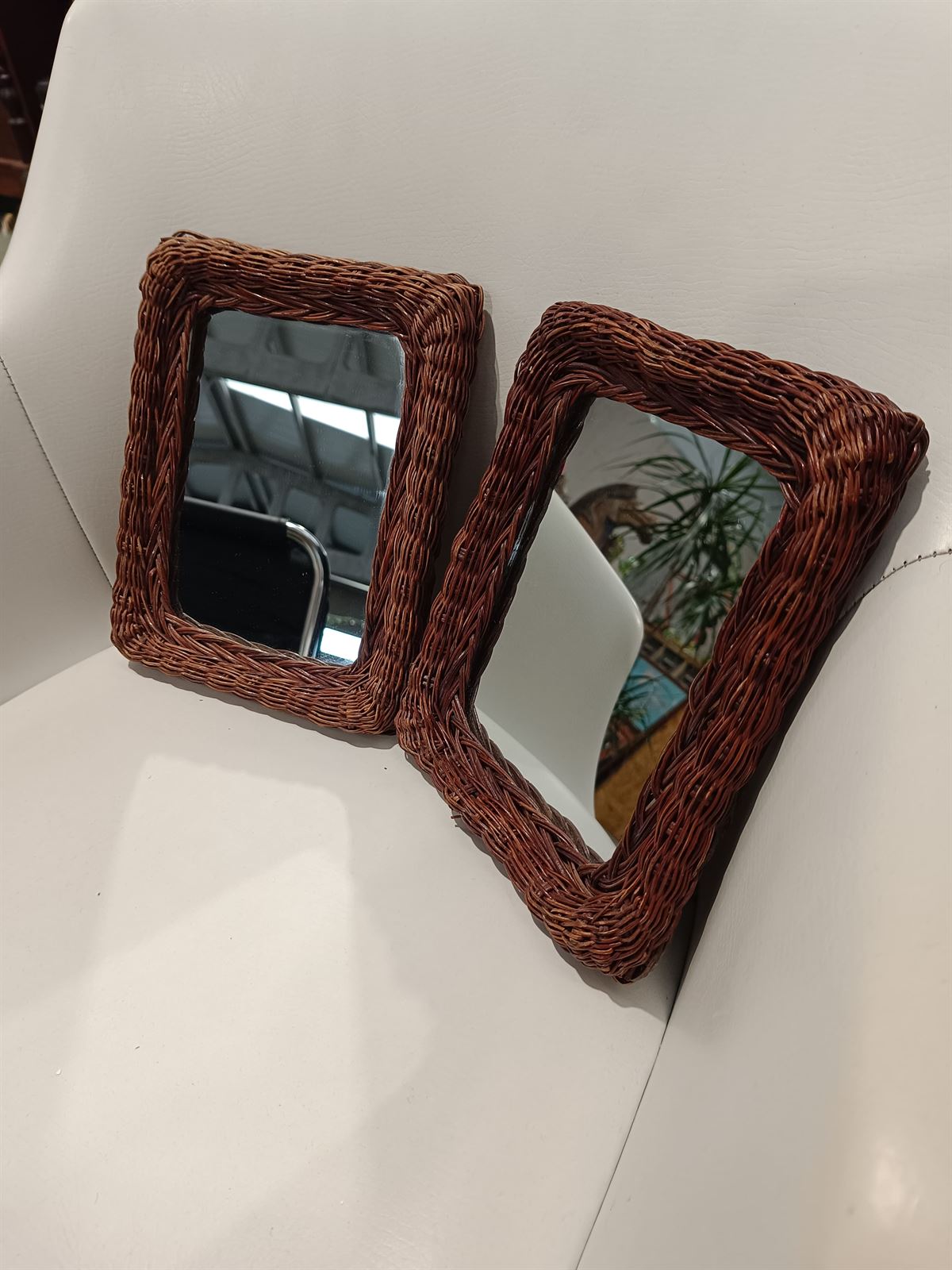 Pareja espejos mimbre años 70 - Imagen 4
