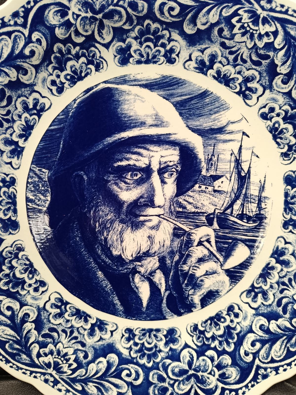 Plato cerámica Boch Anciano con pipa - Imagen 2