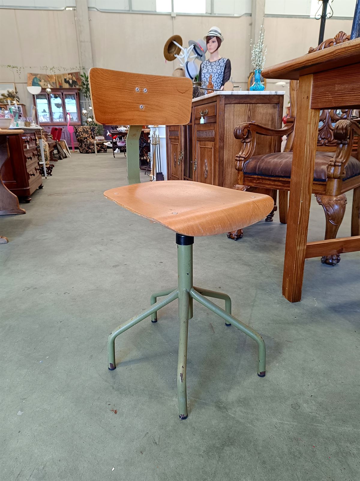 Silla industrial de taller - Imagen 1