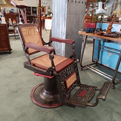 Sillón de barbero antiguo 1910 - Imagen 1