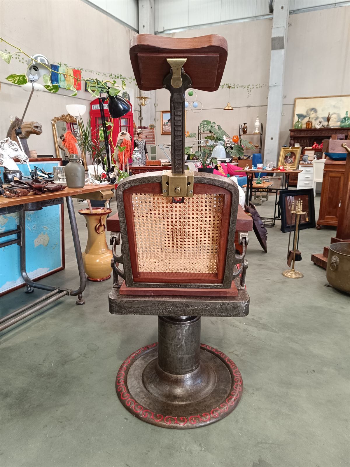 Sillón de barbero antiguo 1910 - Imagen 10