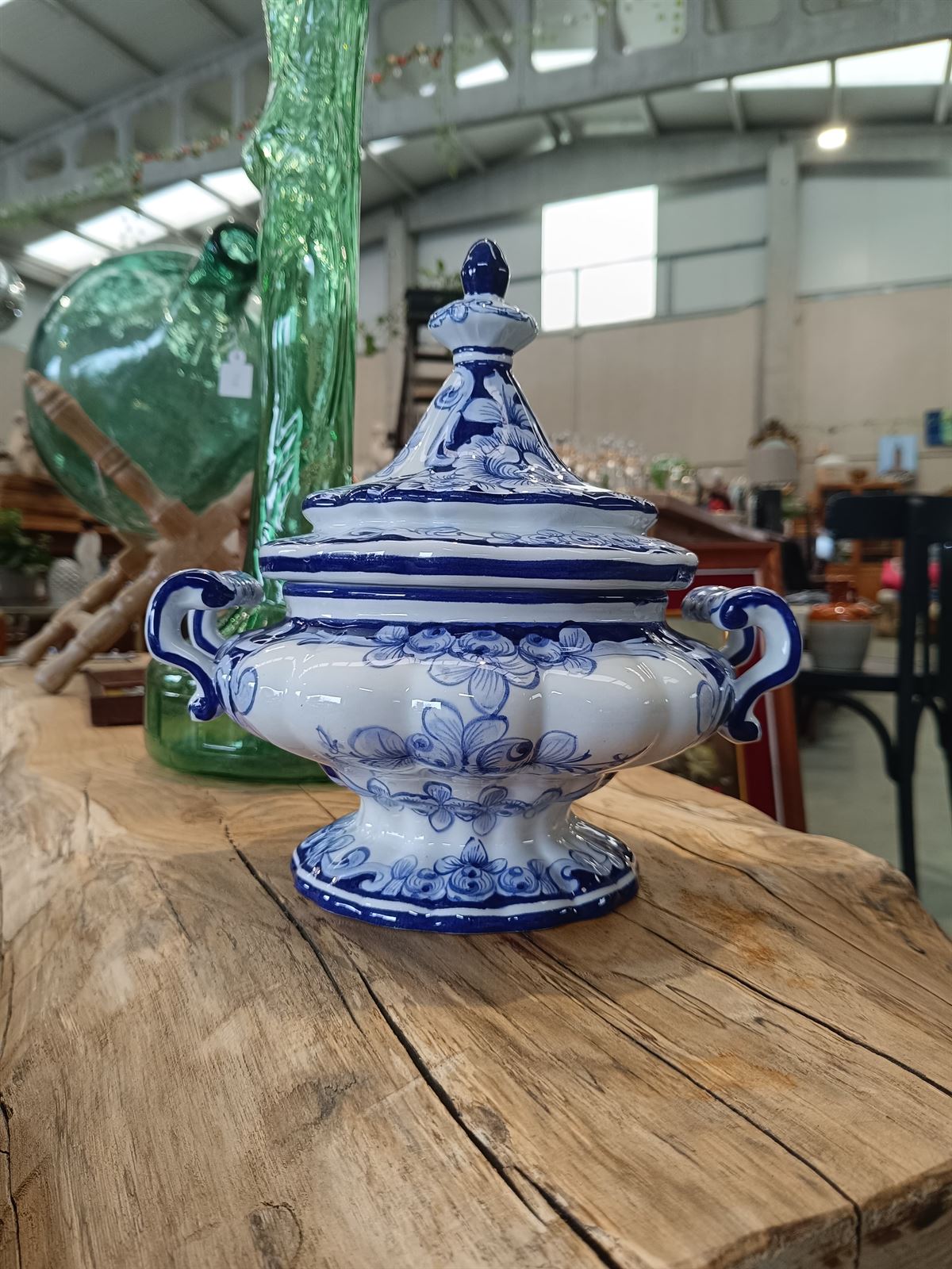 Sopera antigua azul pintada a mano - Imagen 12
