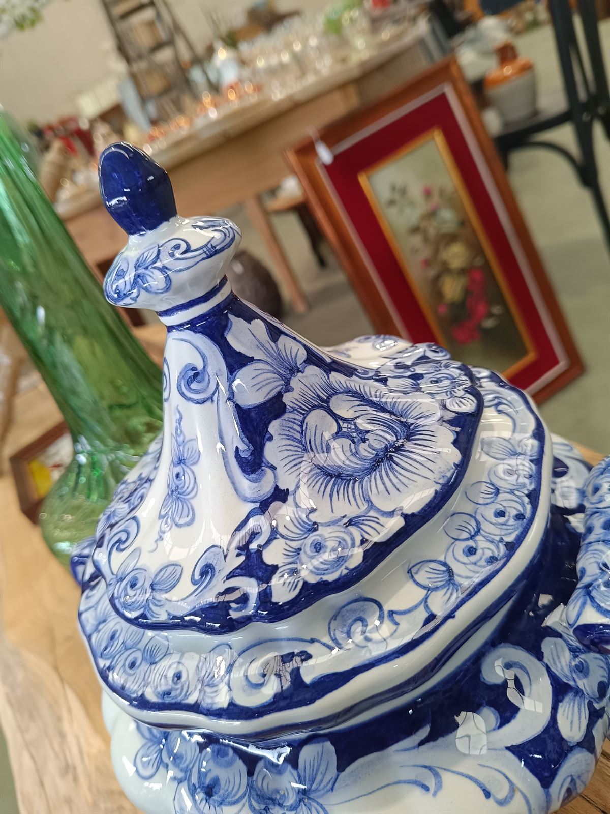 Sopera antigua azul pintada a mano - Imagen 3