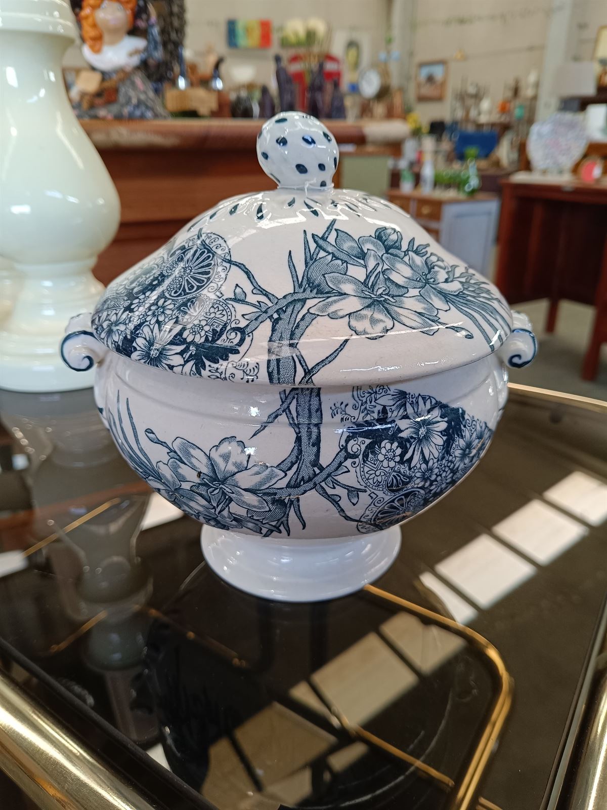 Sopera antigua de porcelana - Imagen 1