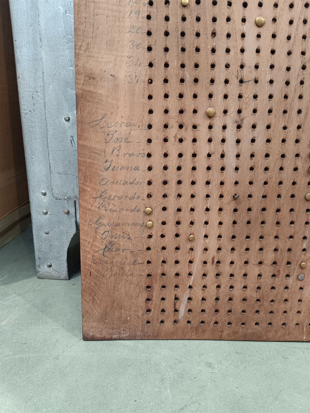 Tabla marcador antiguo de madera - Imagen 5