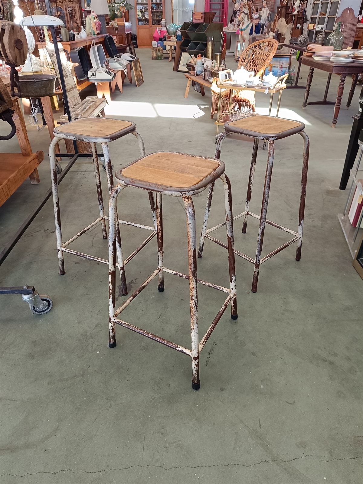 Taburete alto industrial - Imagen 1