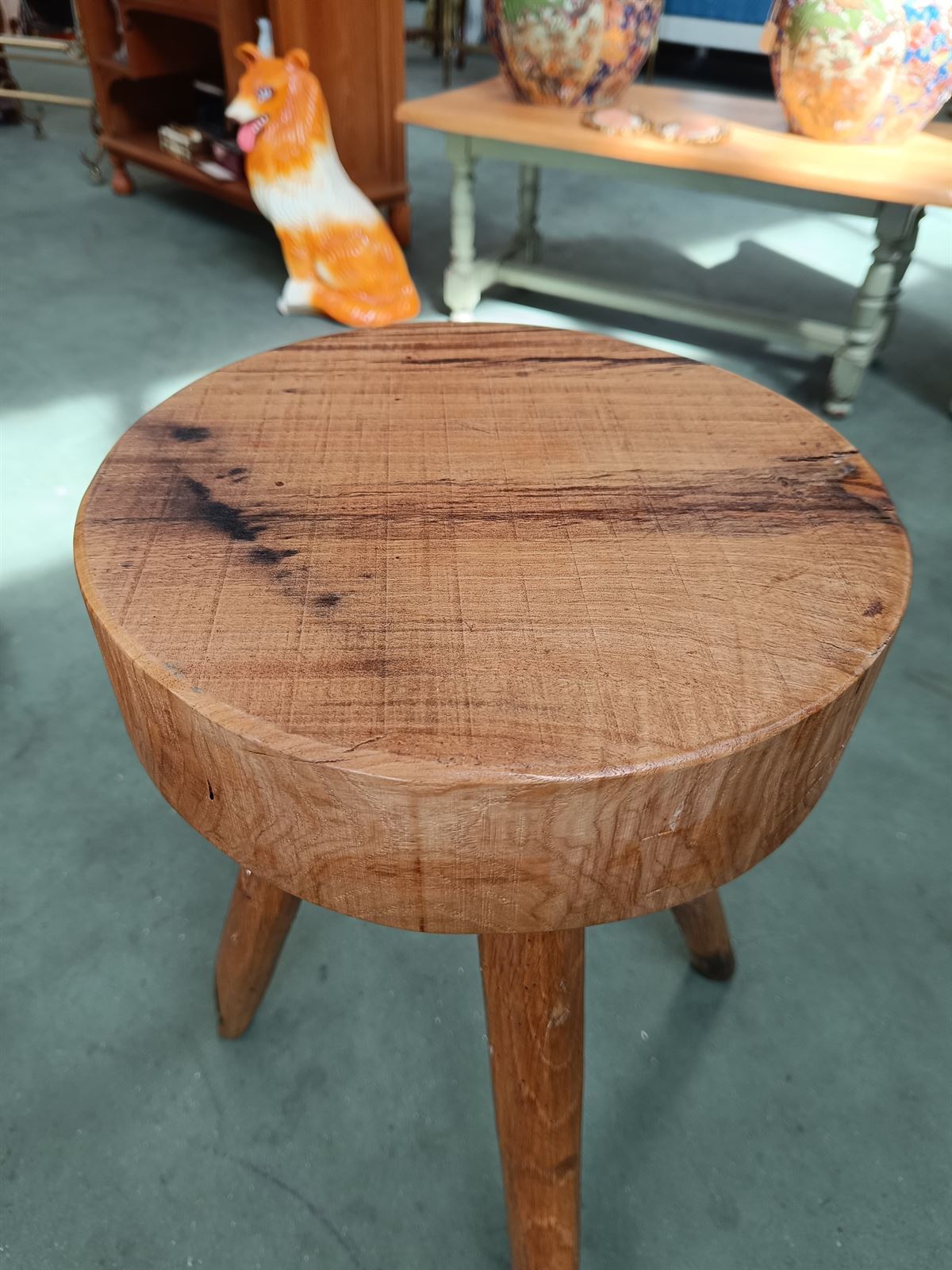 Taburete antiguo de madera - Imagen 2