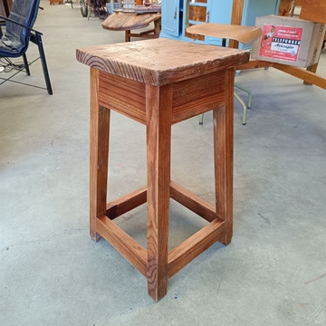 Taburete antiguo de madera - Imagen 1