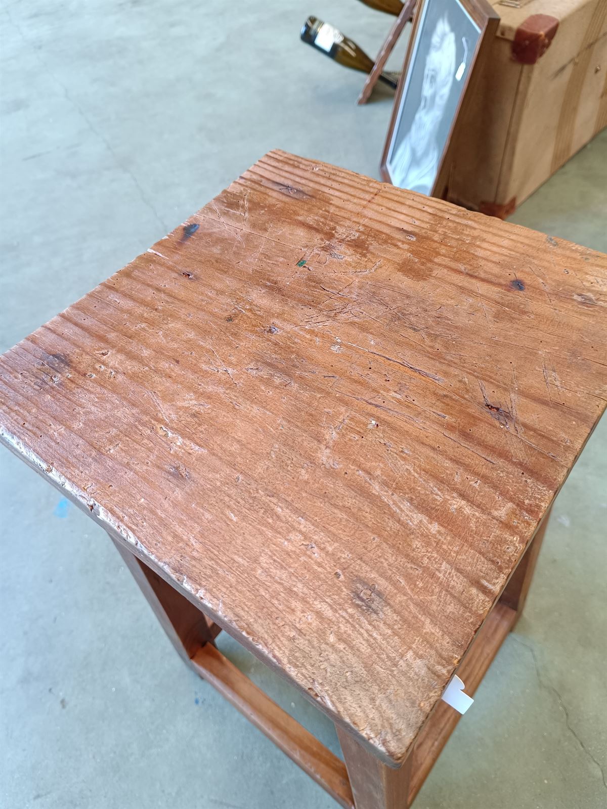 Taburete antiguo de madera - Imagen 4