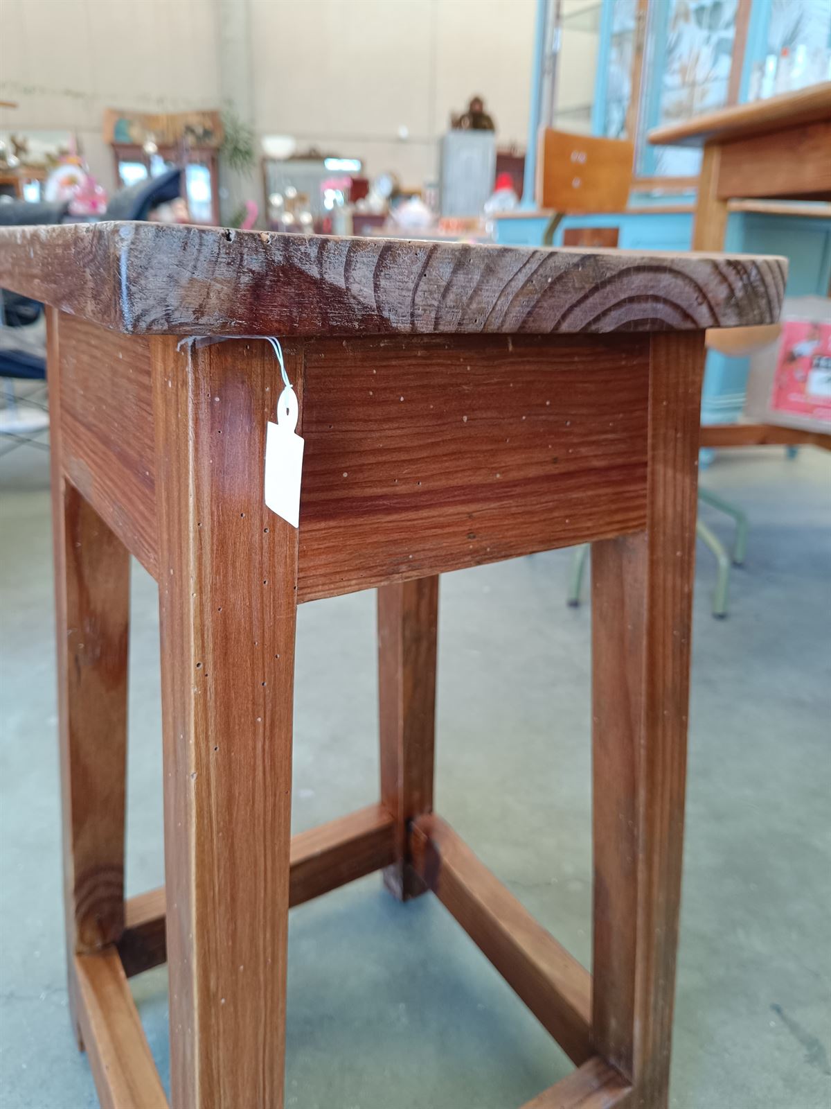 Taburete antiguo de madera - Imagen 6