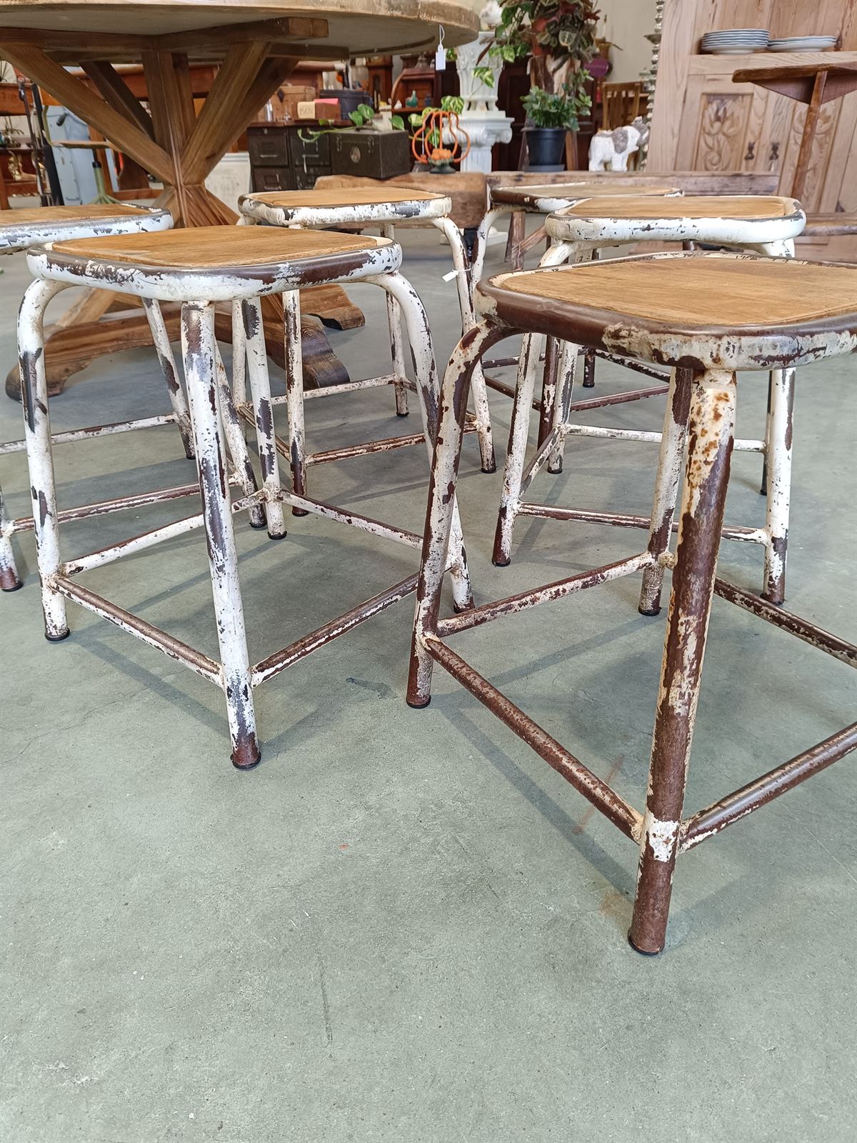 Taburete industrial hierro y madera - Imagen 3