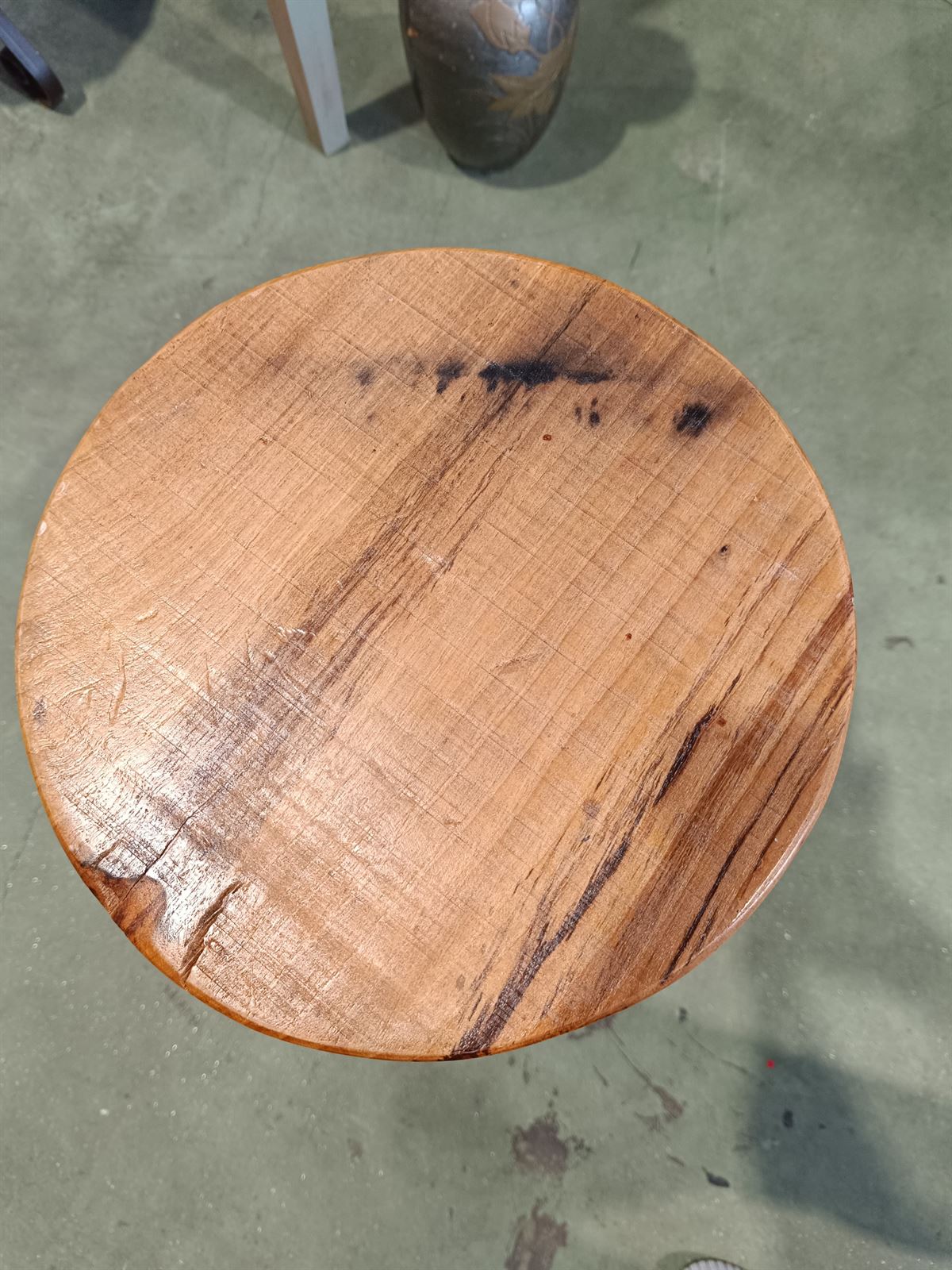 Taburete rústico de madera - Imagen 5