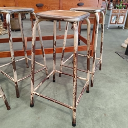 Taburetes altos industriales - Imagen 2