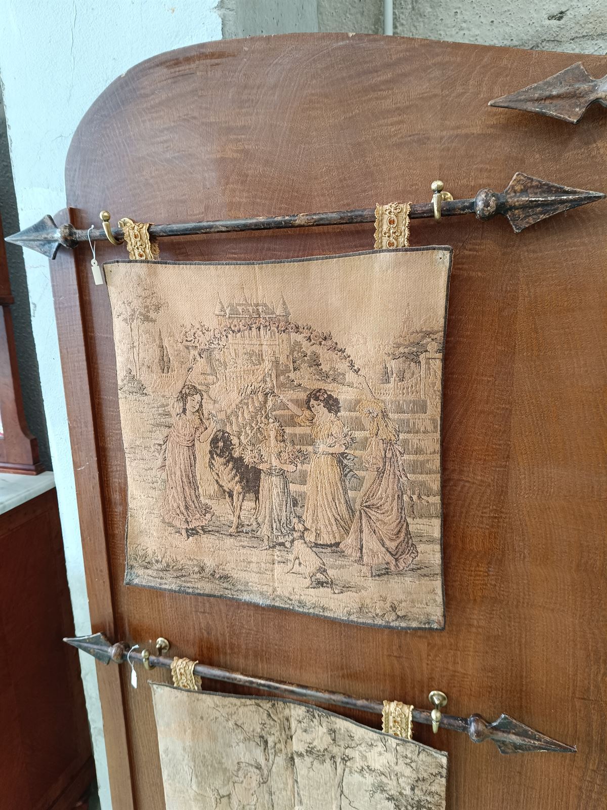 Tapiz antiguo Niñas con Perros - Imagen 6