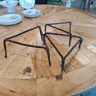 Trípode soporte hierro forjado - Imagen 1