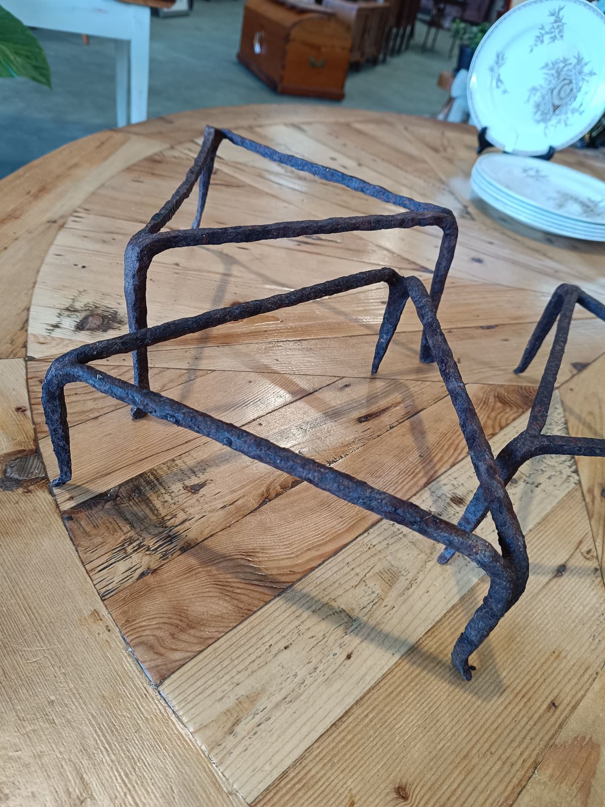 Trípode soporte hierro forjado - Imagen 2